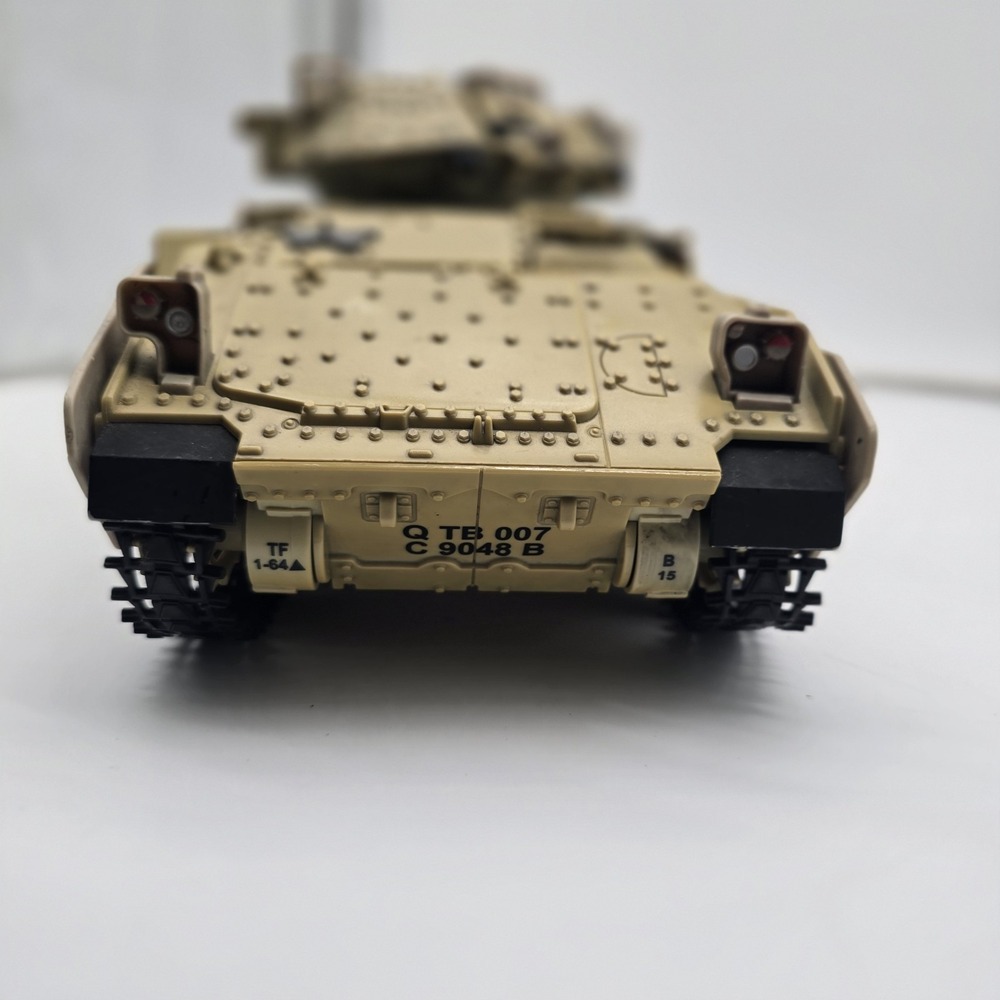 2007 Unimax Toys Bravo Team M3A2 Bradley Desert Camo READ - Picture 2 of 16